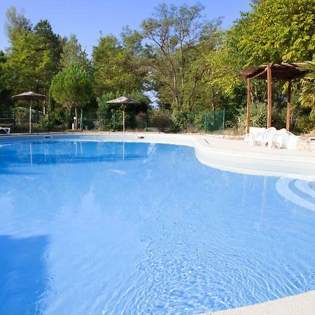 Отель Camping L'Eau Vive Dauphin Экстерьер фото