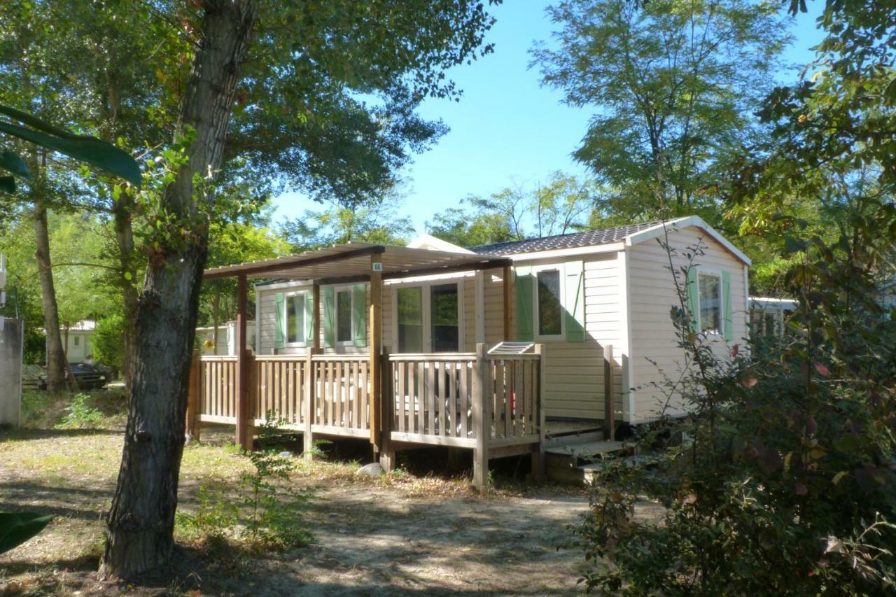 Отель Camping L'Eau Vive Dauphin Экстерьер фото