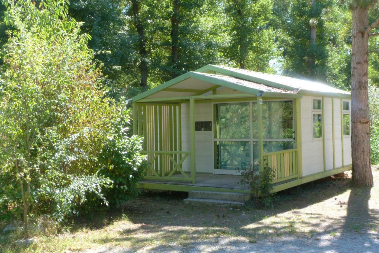 Отель Camping L'Eau Vive Dauphin Экстерьер фото