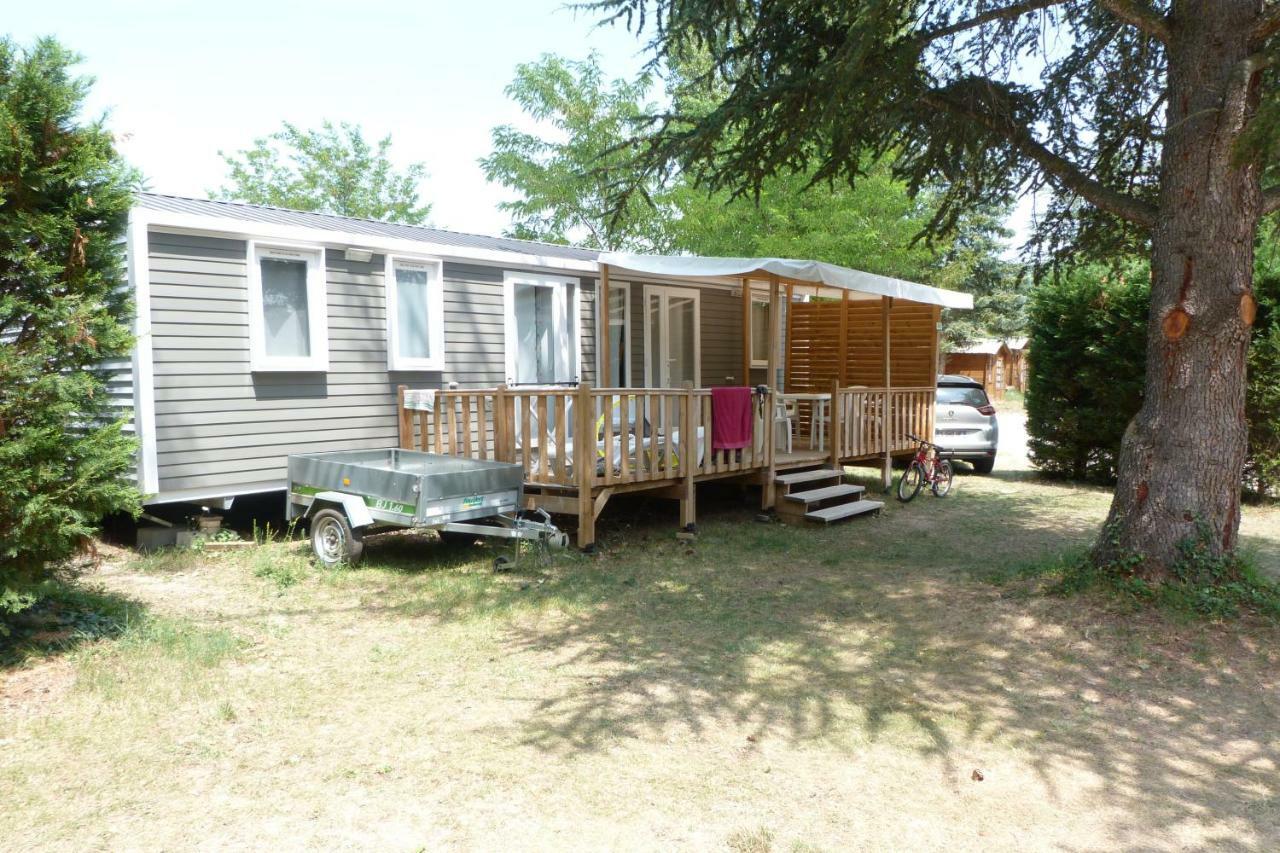 Отель Camping L'Eau Vive Dauphin Экстерьер фото