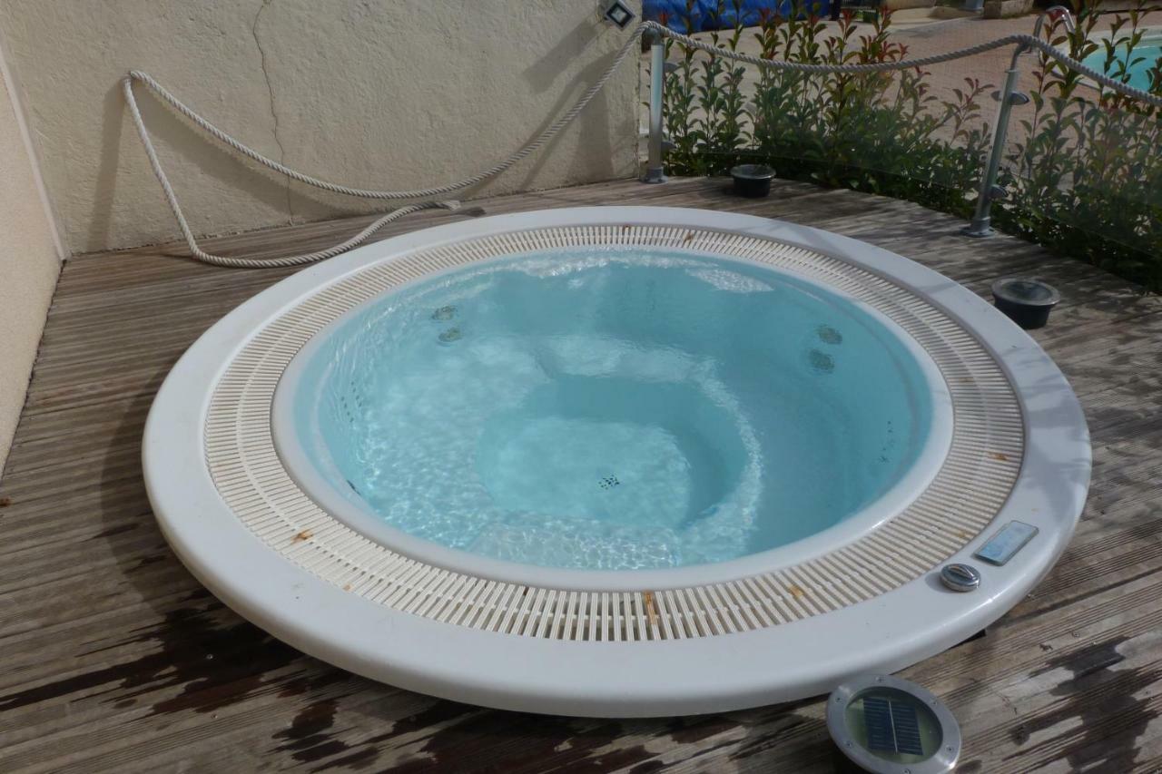 Отель Camping L'Eau Vive Dauphin Экстерьер фото