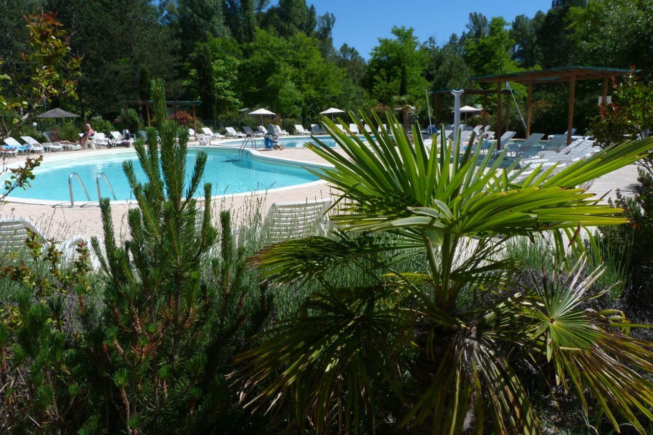Отель Camping L'Eau Vive Dauphin Экстерьер фото