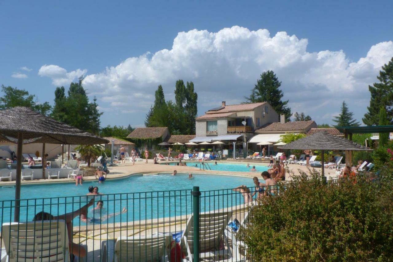 Отель Camping L'Eau Vive Dauphin Экстерьер фото